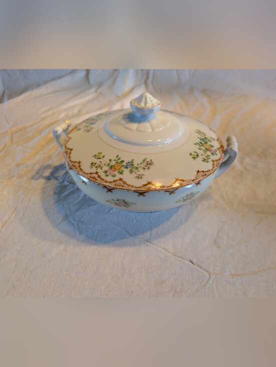 Vintage Other - 💥SALE💥Vintage White Porcelain Covered Serving Bowl with Gold Trim/Floral Motif